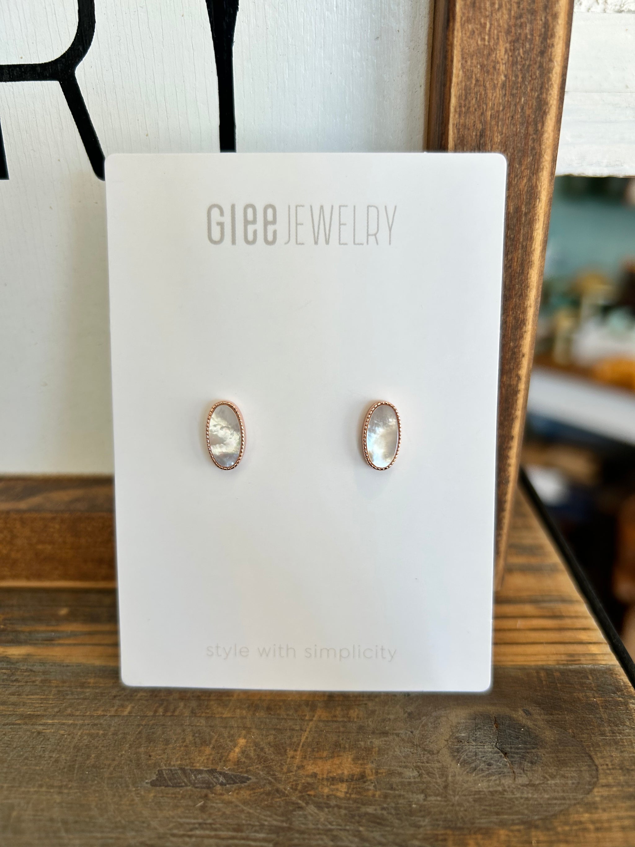 Agnes studs